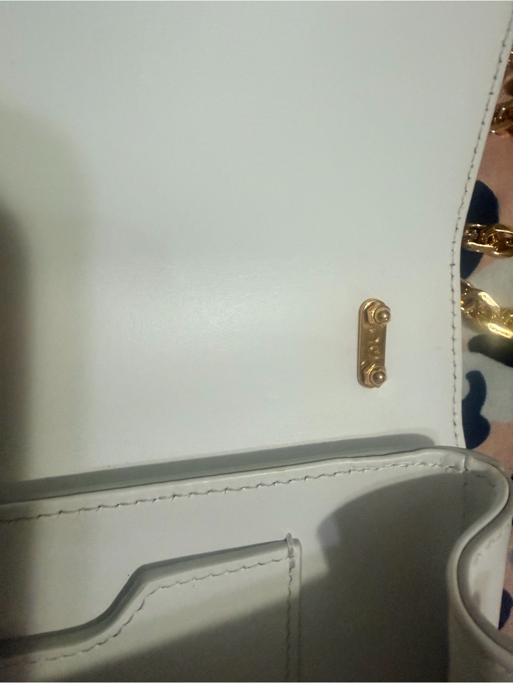 Authentic Dolce & Gabbana DG Logo White Crossbody Bag – Gold Hardware - Picture 8 of 10